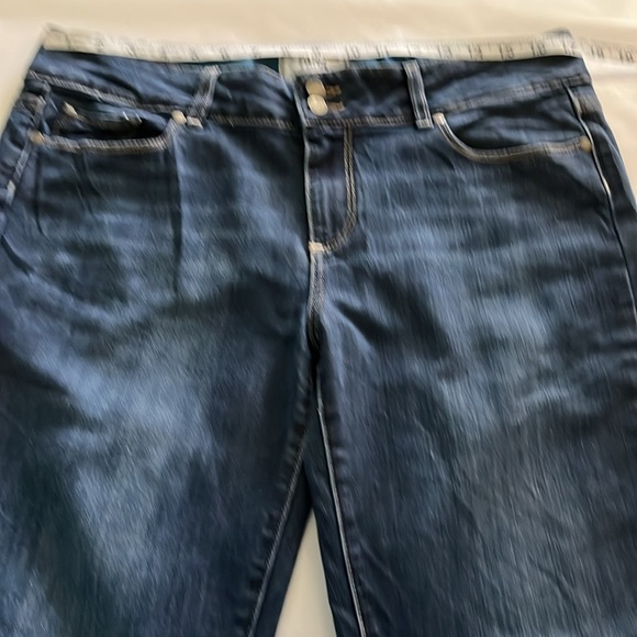 Paige Hidden Hills Flare Leg High Rise Size 32 - Picture 4 of 16